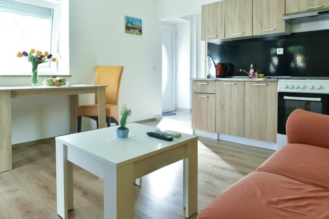 Апартаменты Apartman Karla Любушки Экстерьер фото